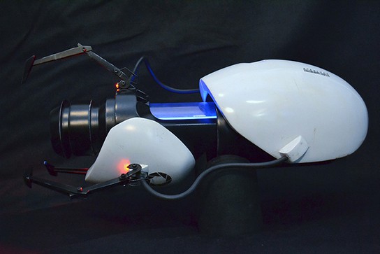 Volpin Props Portal Gun Replica side view 544px