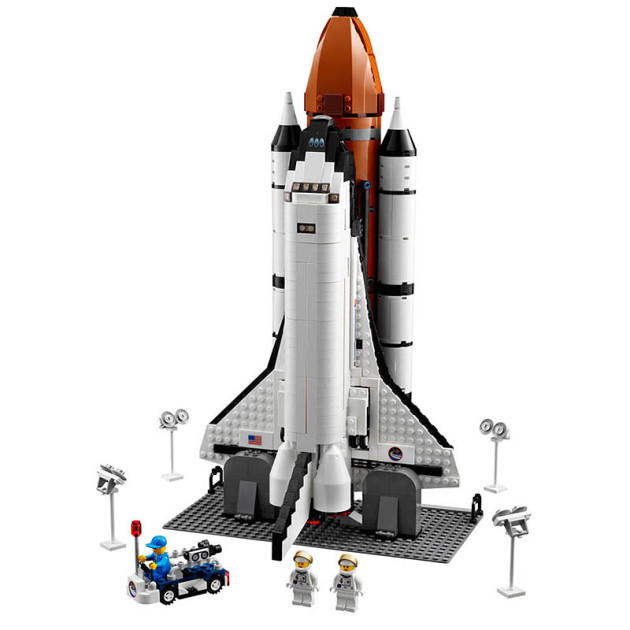 LEGO Shuttle Expedition: pieces of the Space Shuttle history