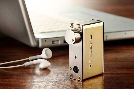 NuForce uDAC-2 Signature Gold Edition 544x360px
