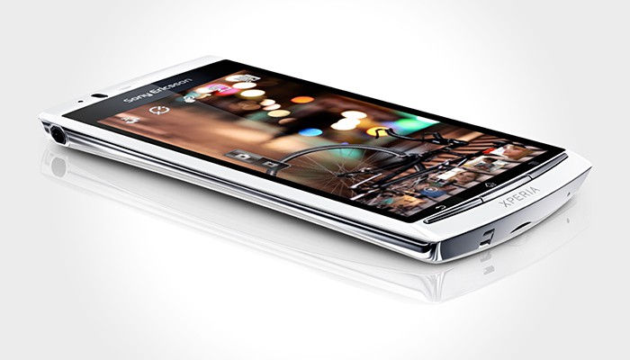 Sony Ericsson Xperia Arc S 700x400px