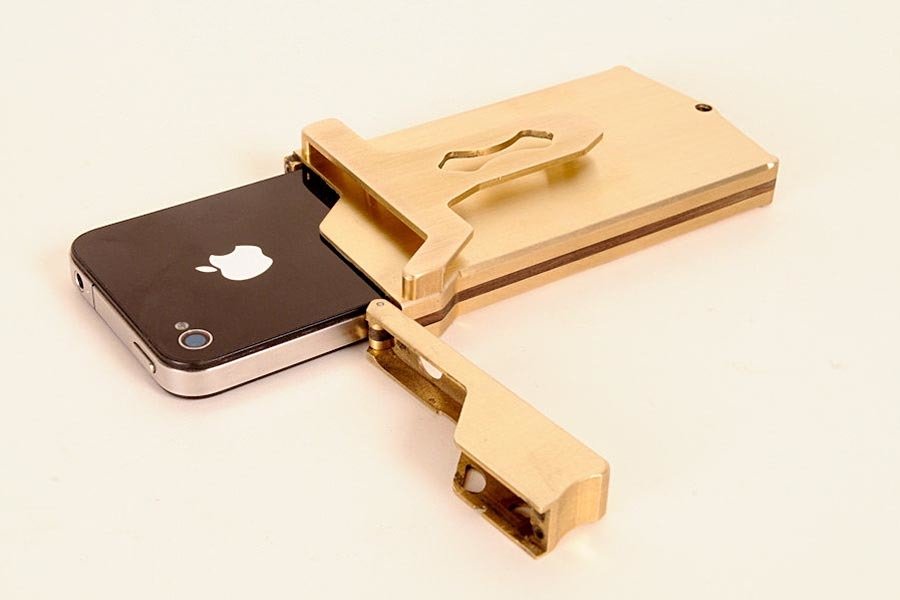EXO7 Belt Buckle and Holster Brass Case for iPhone 4S/4 900x600px