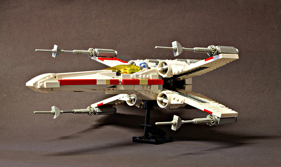 Mike Psiaki's custom LEGO X-Wing Starfighter