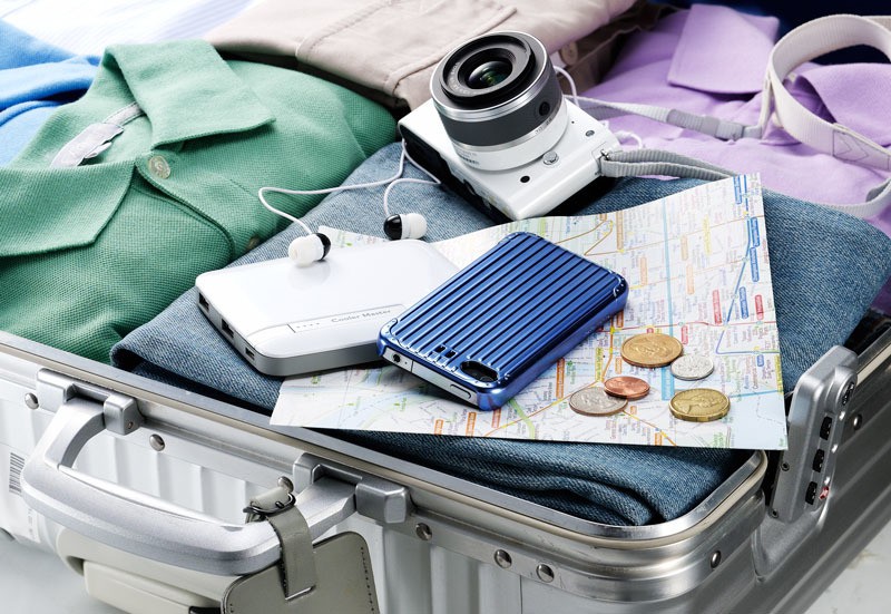 Cooler Master Traveler iPhone Suitcase