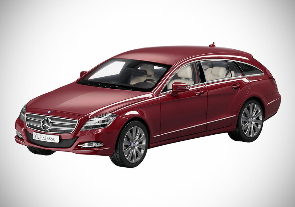 Mercedes-Benz CLS Shooting Brake 1:18 Scale in Thulite Red