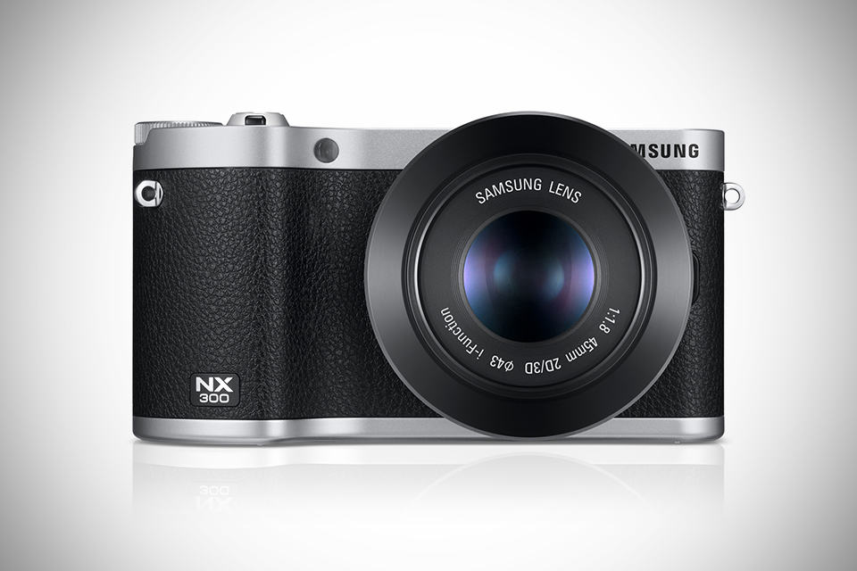 Samsung NX300 Smart Camera - Black