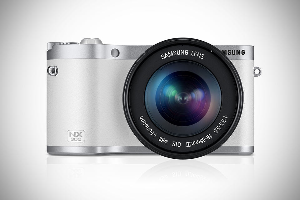 Samsung NX300 Smart Camera - White