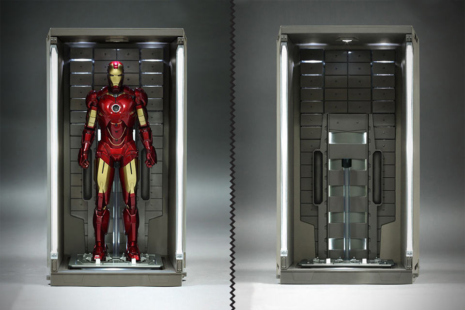 Iron Man 2 Hall of Armor Collectible Diorama
