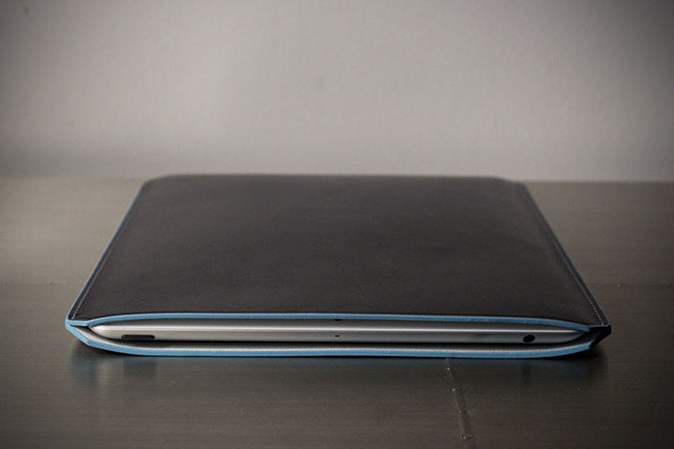 Landmarks & Lions Quantum Leather iPad Case - Black with Blue edge