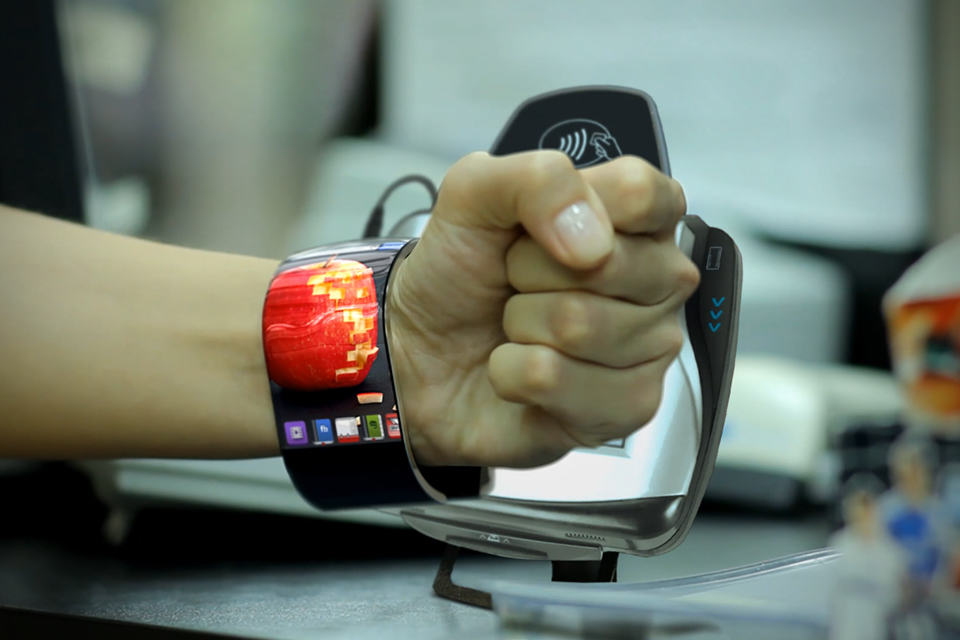 Smart Bracelet: What Does This Smart Wearable Gadget Do | by Carrie Tsai -  Neway | Medium