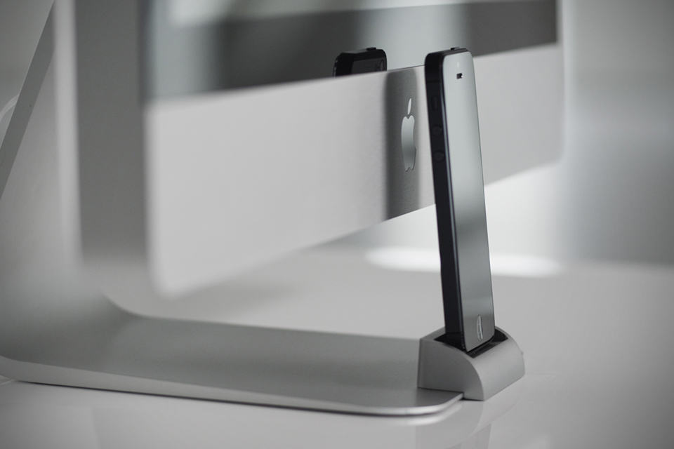 The OCDock - iPhone Dock for iMac and Apple Displays