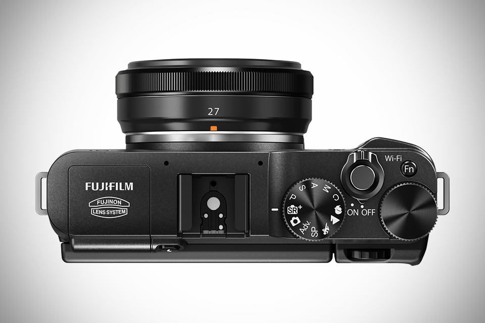 FUJIFILM X-M1 Compact System Camera with 27mm Lens