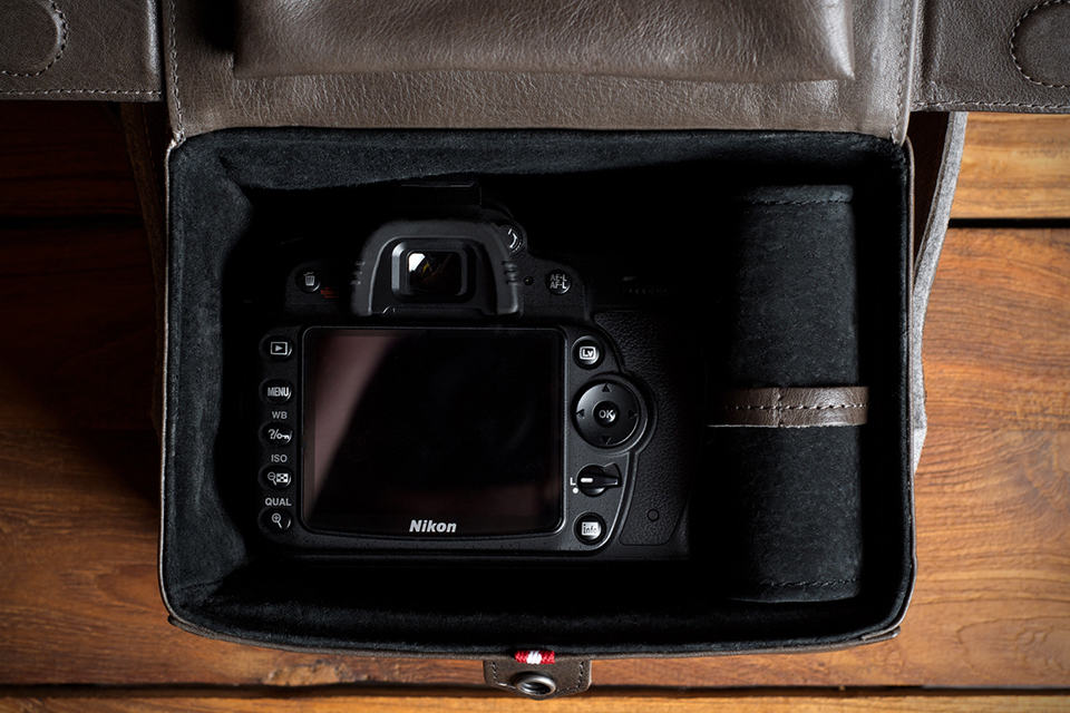 Hard Graft Frame1 Leather SLR Camera Bag / Smoke