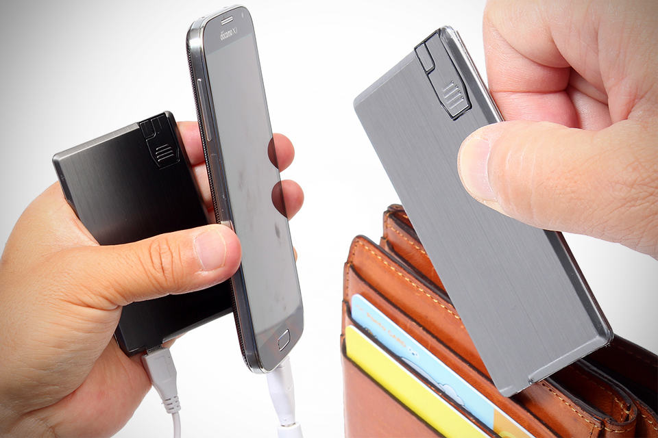 Gokuusu Business Card-Size Portable Battery Charger