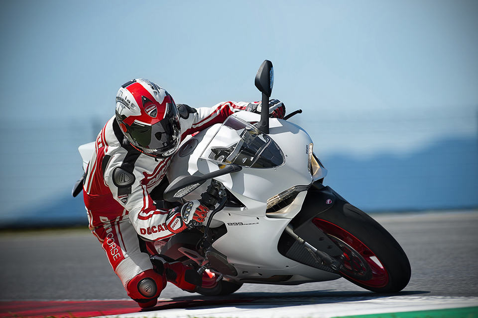 2014 Ducati 899 Panigale Superbike - Arctic White on Track