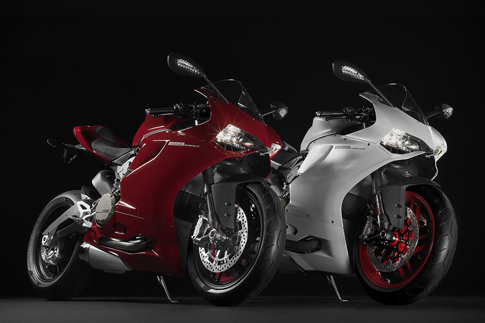 2014 Ducati 899 Panigale Superbike - Studio