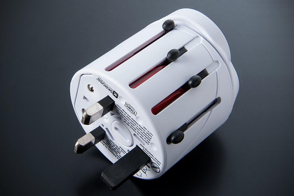 SKROSS USB Charger and Travel Adapter