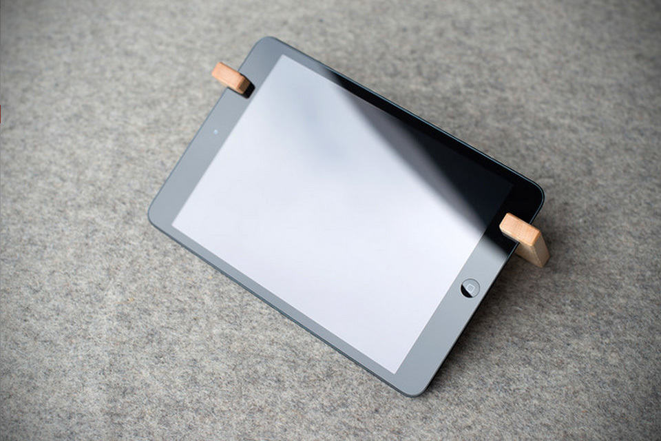 COBURNS Minimalist iPad Stand