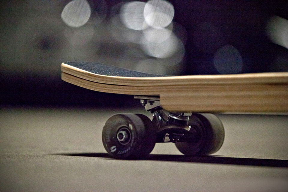 BriefSkate - Skateboard That Stores