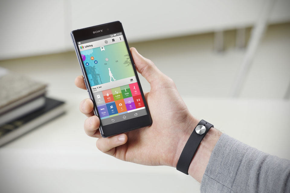 Sony SmartBand SWR10 with Lifelog App