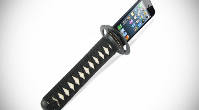 KATANA Hilt Holds Your iPhone and Charges Too