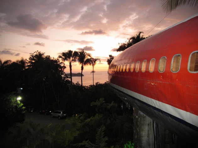 Travel: Boeing 727 Fuselage Hotel Suite At Hotel Costa Verde