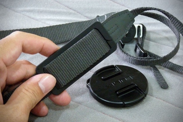 Hufa Lens Cap Holder - S