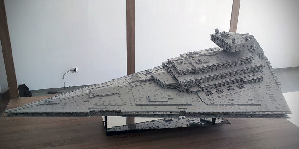 This Is How A 2-meter, 50 KG LEGO Imperial Star Destroyer Without Studs ...