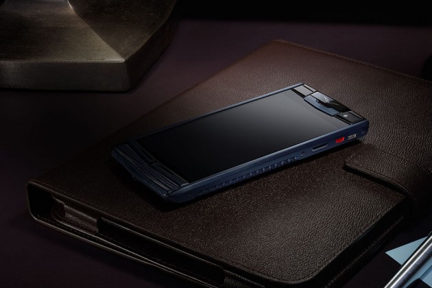 Vertu Signature Touch Luxury Smartphone