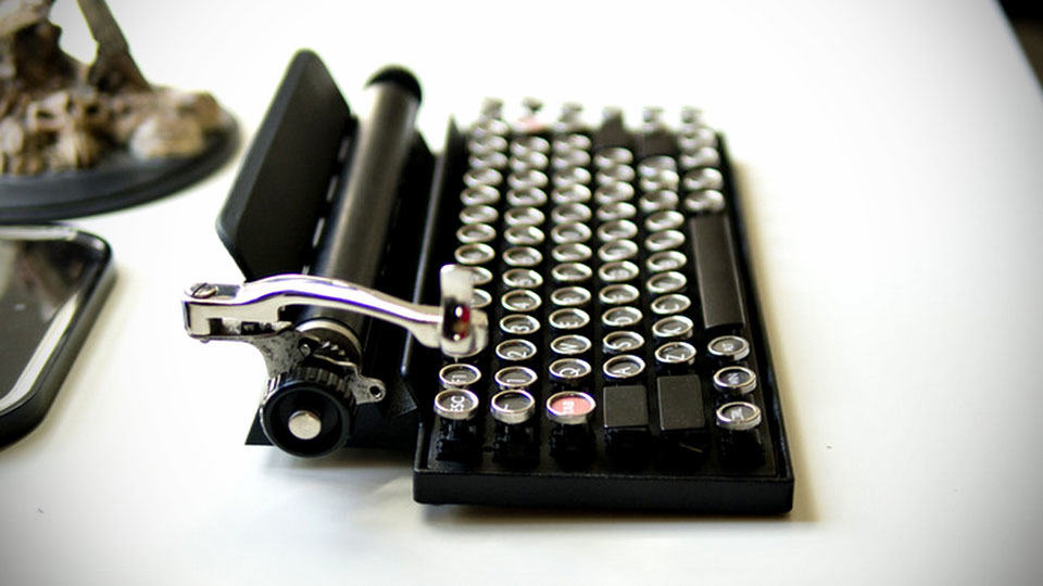 Qwerkywriter Goes Old School, Lends Vintage Typewriter Design To Modern