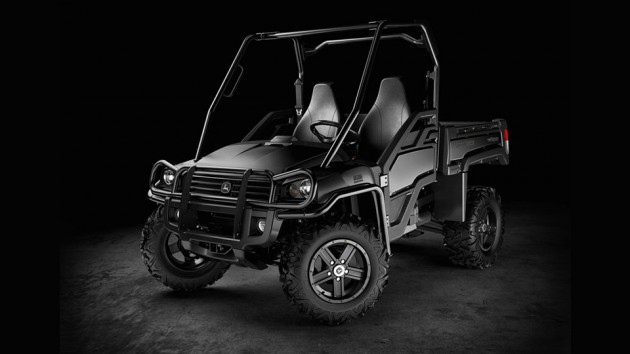 John Deere XUV825i Midnight Black Special Edition Gator