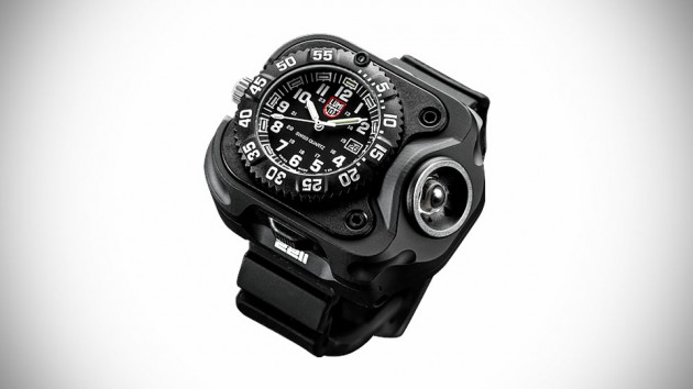 SureFire 2211 Luminox WristLight