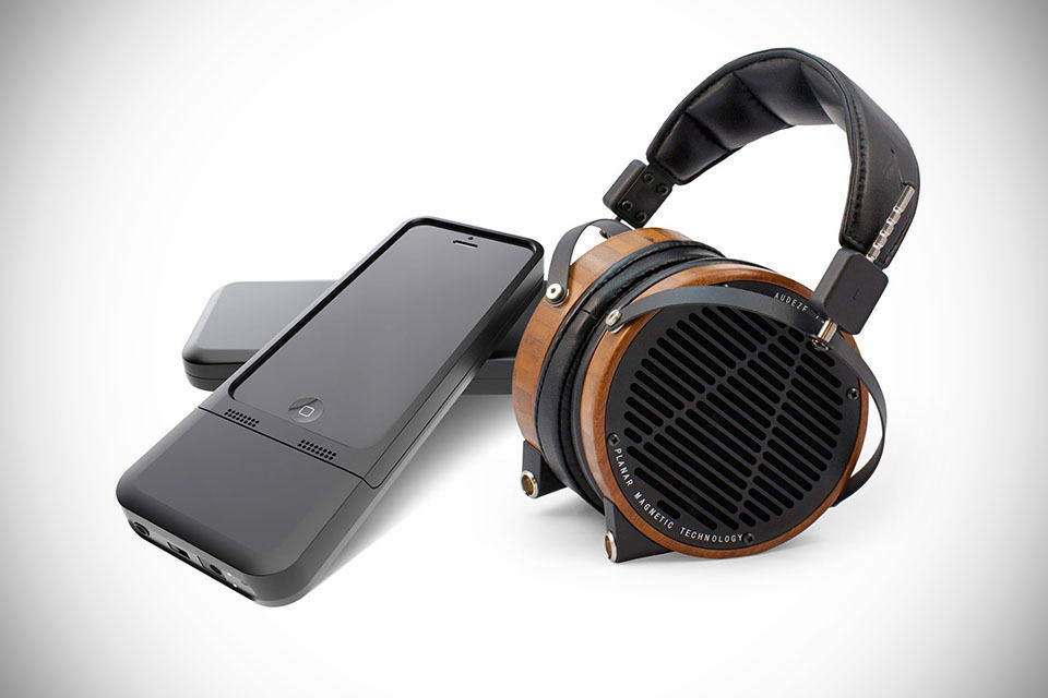HiFi-Skyn iPhone Case with built-in DAC and Headphone Amplifier