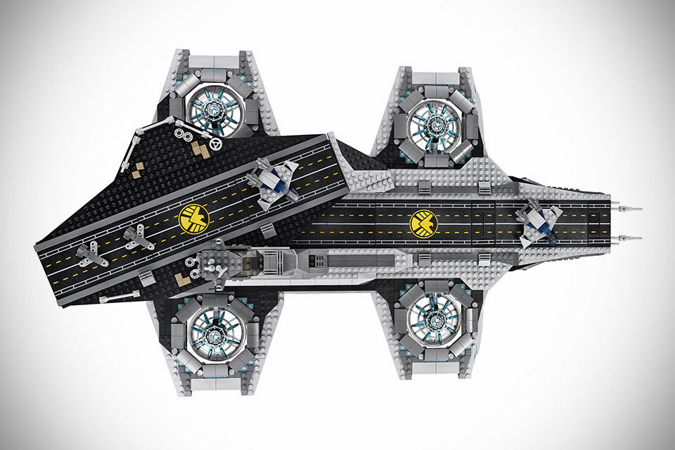 Official LEGO Marvel Superheroes: The SHIELD Helicarrier Has 2,995 Pieces, from March for $250 - SHOUTS