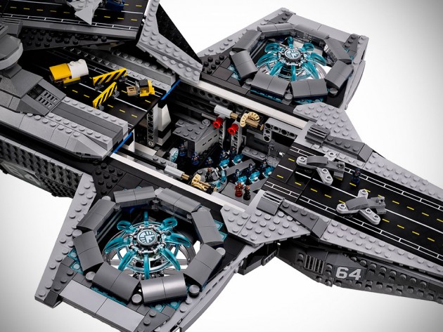 LEGO Marvel Superheroes- The SHIELD Helicarrier UCS 76042