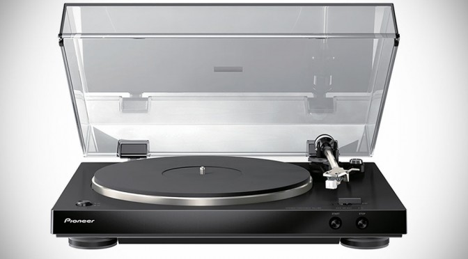 Pioneer PL-30 Vinyl Turntable