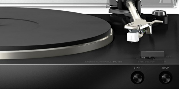 Pioneer PL-30 Vinyl Turntable