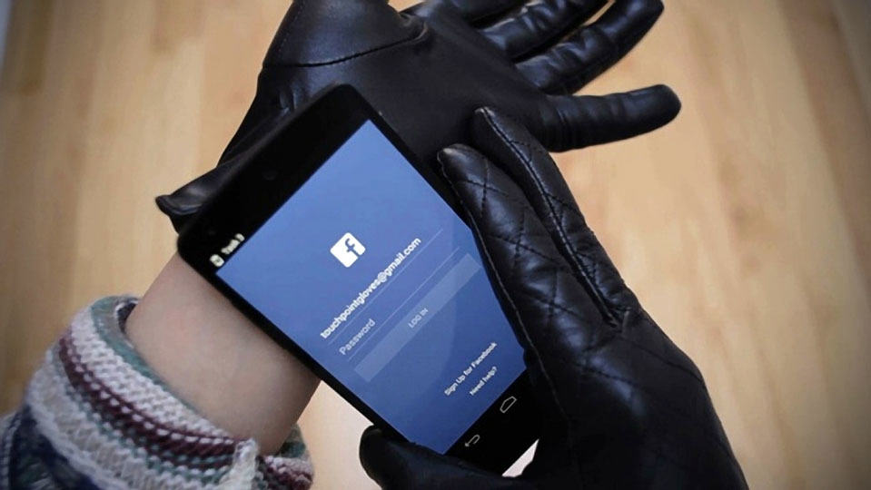Touchpoint 2.0 Smart Leather Gloves by August Brand