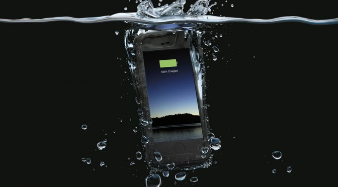 Mophie Juice Pack H2PRO Keeps Your iPhone 6 Juiced and Waterproof Too