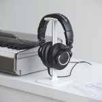 Meet Posto, an Inexpensive and Elegant Way of Hanging Up Your Expensive Headphones