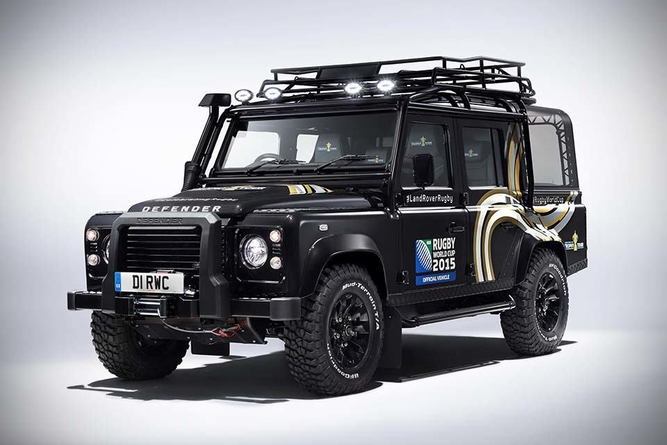 Kalmerend longontsteking cache This Bespoke Land Rover Defender Has a Hearse-like Glass Rear Section to  Display the Webb Ellis Cup - SHOUTS