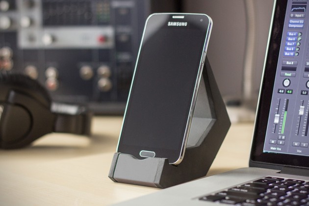 TILT Smartphone Stand by Made by Forge