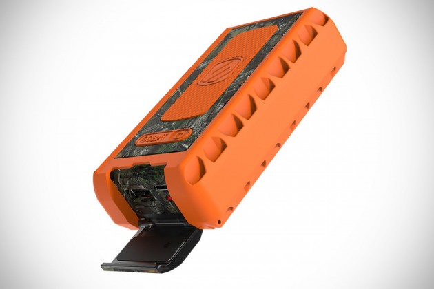 Scosche goBAT 6000 Rugged Portable Backup Battery Realtree Edition