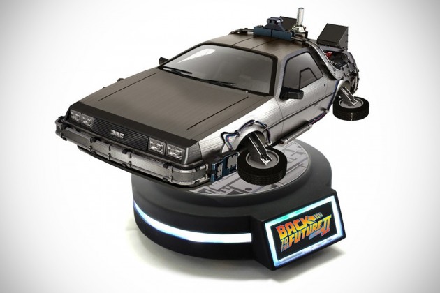 1/20 Magnetic Floating DeLorean Time Machine by Kids Logic