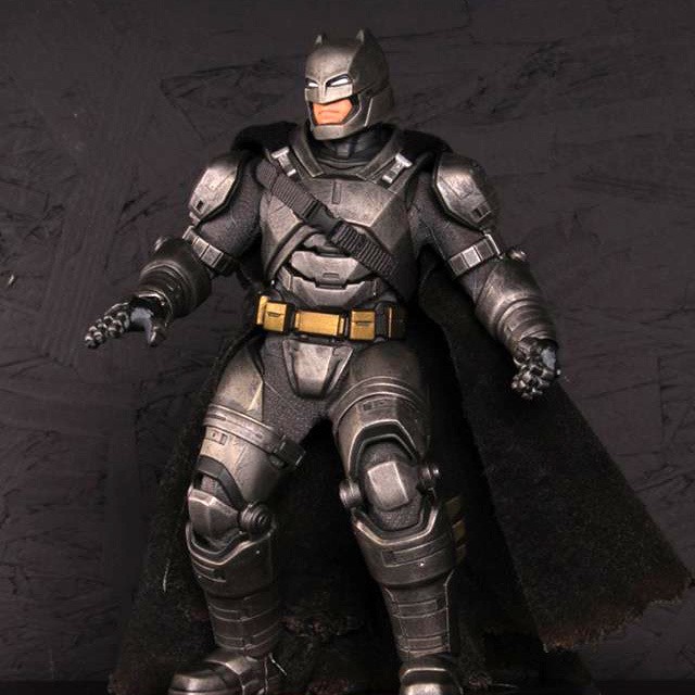 Mezco Unveils “Collector-grade” Batman V Superman Action Figures