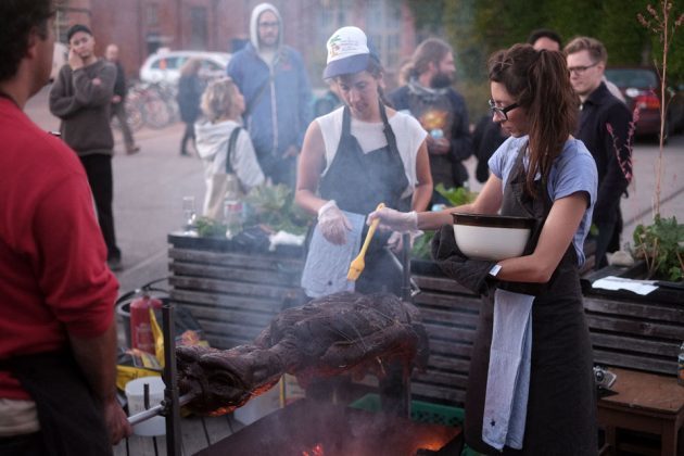 Eating E.T. - Mock Alien BBQ