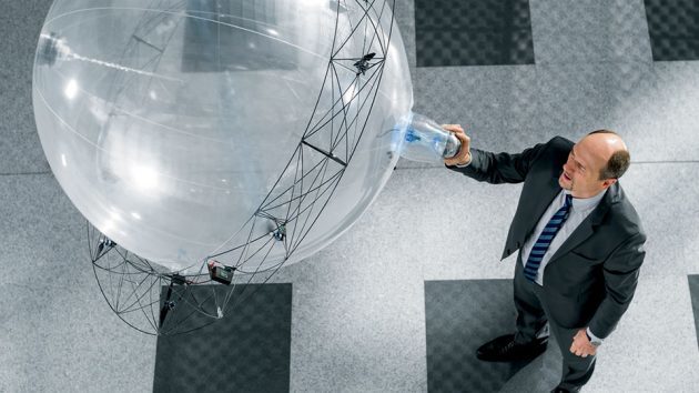 Free Motion Handling Autonomous Flying Gripper Ball by Festo