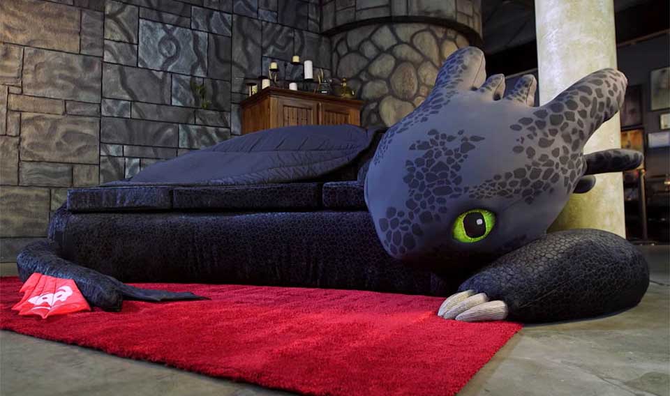 Custom Dragons: Race to the Edge Toothless Couch